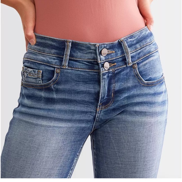 Classic Light Blue Women's Bootcut Jeans tall
Only worn once
Mid rise - Picture 2 of 5